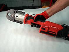 Использование пресс-клещей Voll M 28 Использование пресс-клещей Voll M 28